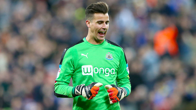 Karl Darlow in action for Newcastle United. (Getty Images)