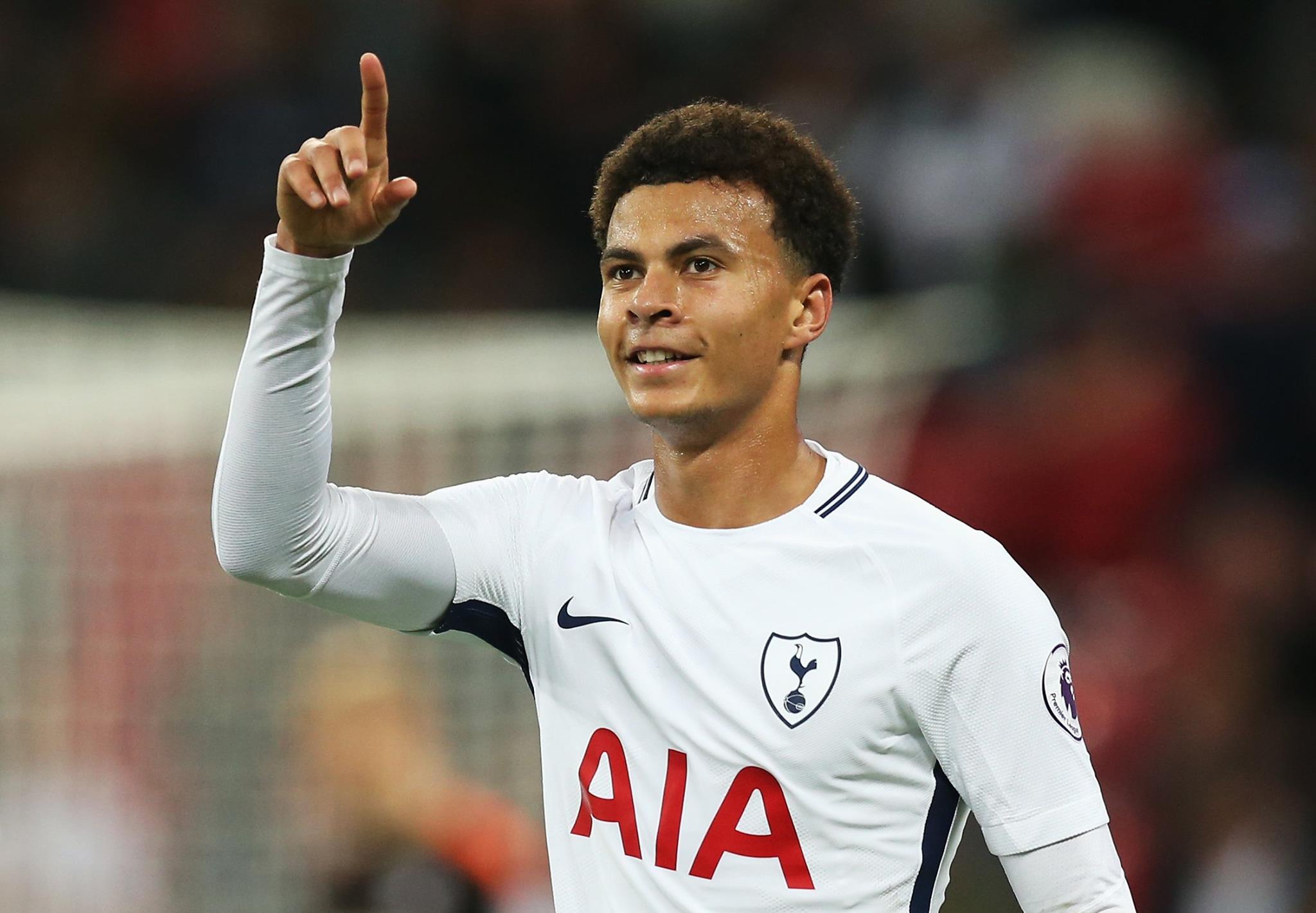 Dele Alli's Blonde Hair: A Look at the Tottenham Star's Iconic Hairstyles - wide 10