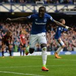 Oumar Niasse celebrates after scoring for Everton. (Getty Images)