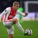 Ajax midfielder Donny van de Beek in action. (Getty Images)