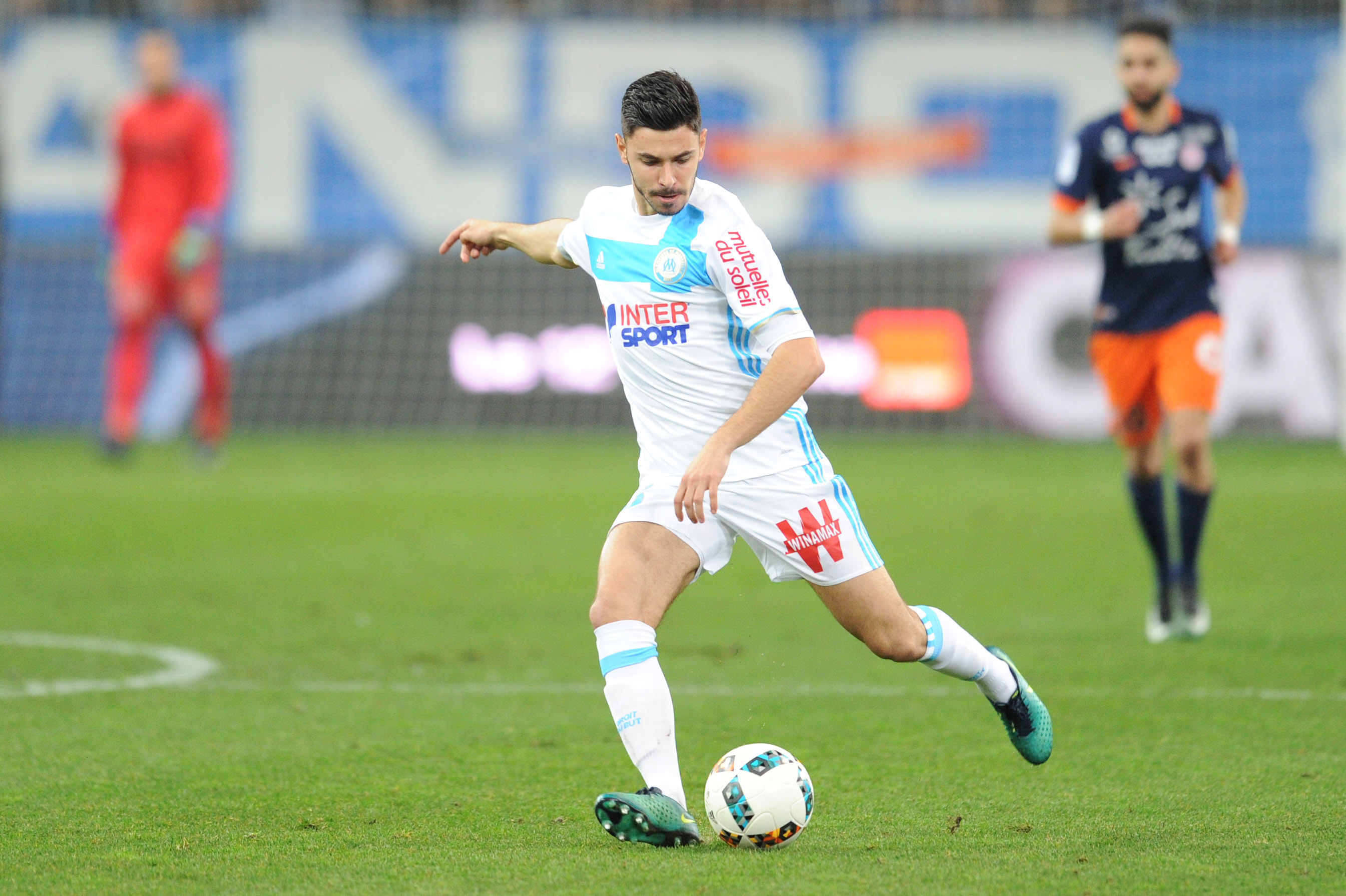 Marseille midfielder Morgan Sanson tries to shoot. (Getty Images)