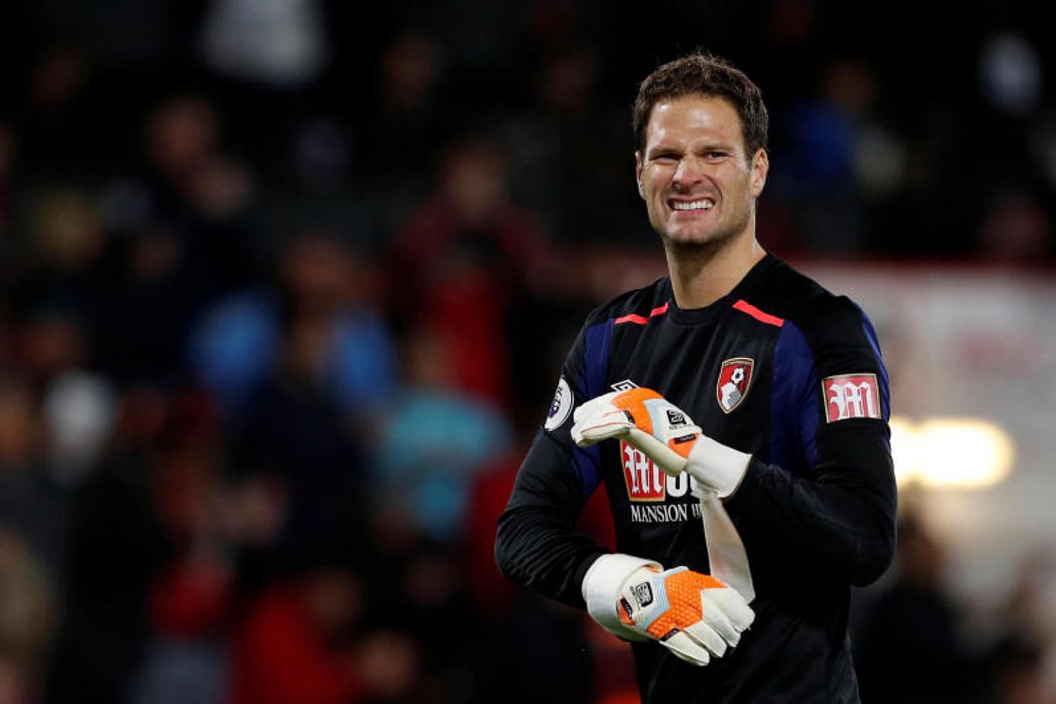Bournemouth goalkeeper Asmir Begovic in action. (Getty Images)