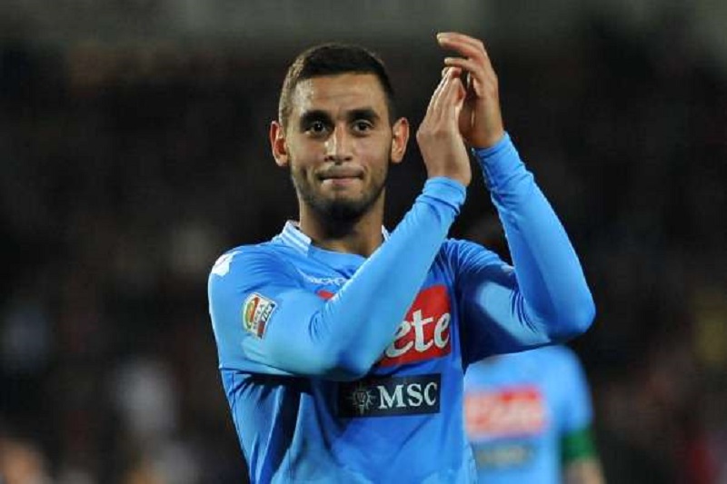 Faouzi Ghoulam applauds the Napoli fans. (Getty Images)