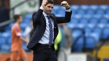 Rangers boss Steven Gerrard celebrates after the final whistle. (Getty Images)