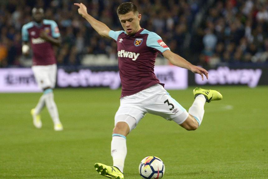 West Ham left-back Aaron Cresswell tries to shoot the ball. (Getty Images)