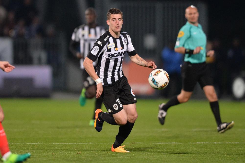 Angers defensive midfielder Baptiste Santamaria in action. (Getty Images)