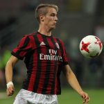 AC Milan right-back Andrea Conti controls the ball. (Getty Images)