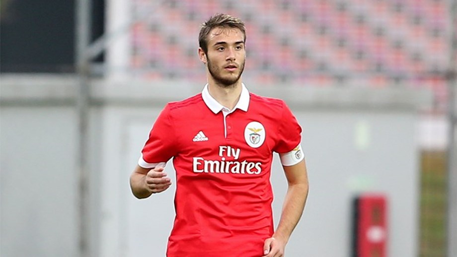 Benfica defender Ferro in action. (Getty Images)