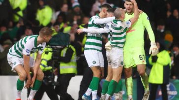 Fraser Forster of Celtic celebrates victory with Scott Brown. (Getty Images)