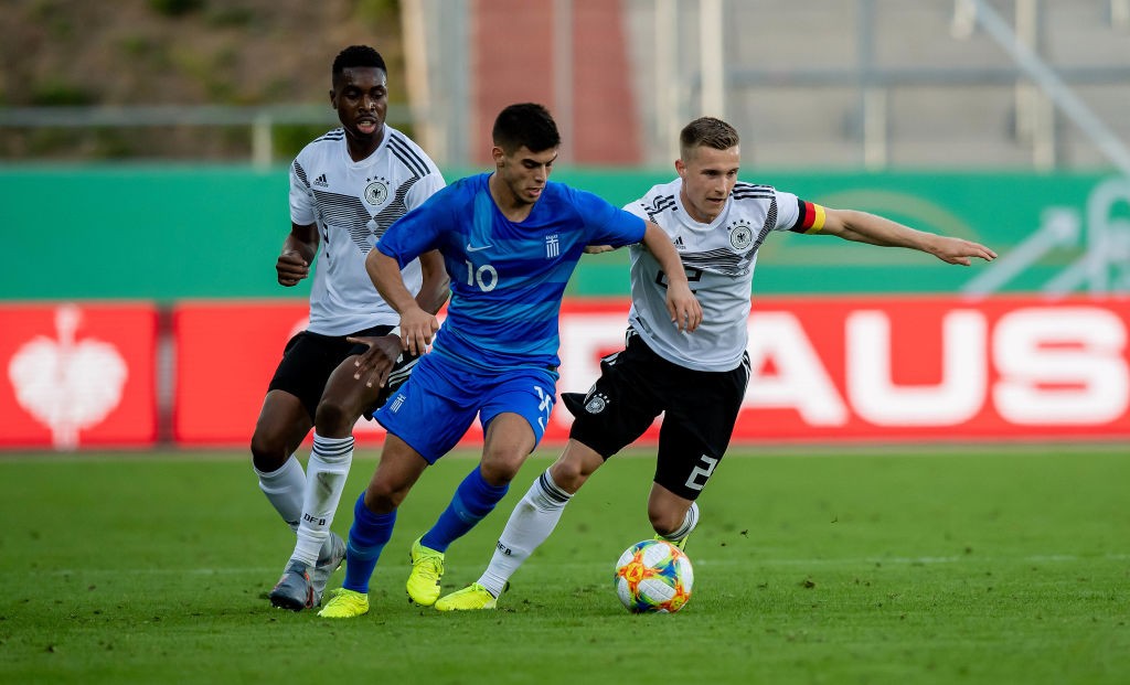 Johannes Eggestein (R) of Germany is challenged by Giannis Bouzoukis of Greece during the U21 international friendly match between Germany and Greece at GGZ ARENA on September 05, 2019 in Zwickau, Germany. (Getty Images)
