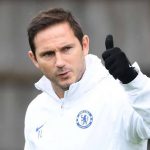 Chelsea boss Frank Lampard gives a thumbs-up. (Getty Images)