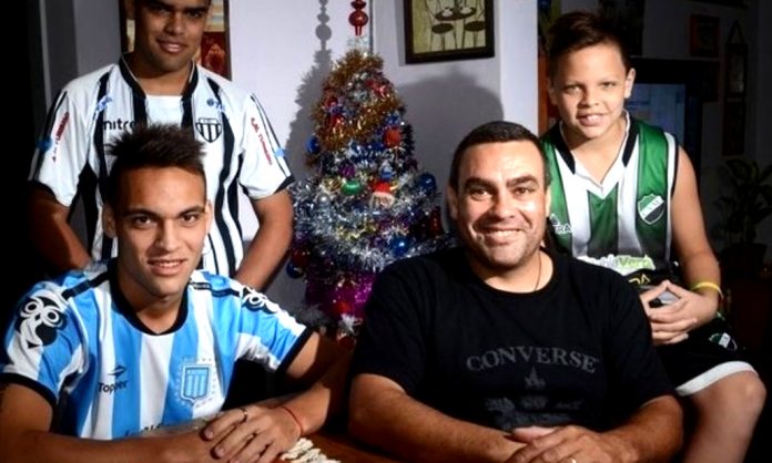 Lautaro Martinez with father and two younger brothers. (Picture was taken from lifebogger)