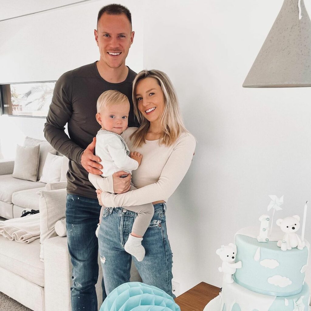 Marc-Andre Ter Stegen with wife and son. (Picture was taken from thesportstattoo.com)