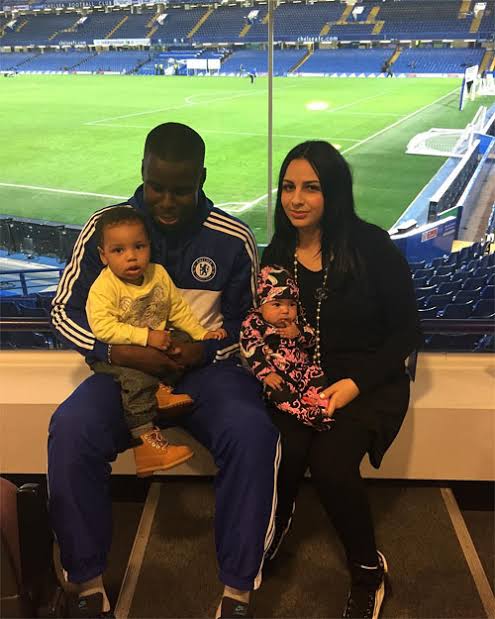 Kurt Zouma with his wife Sandra and two beautiful children. (Picture was taken from WTfoot website)