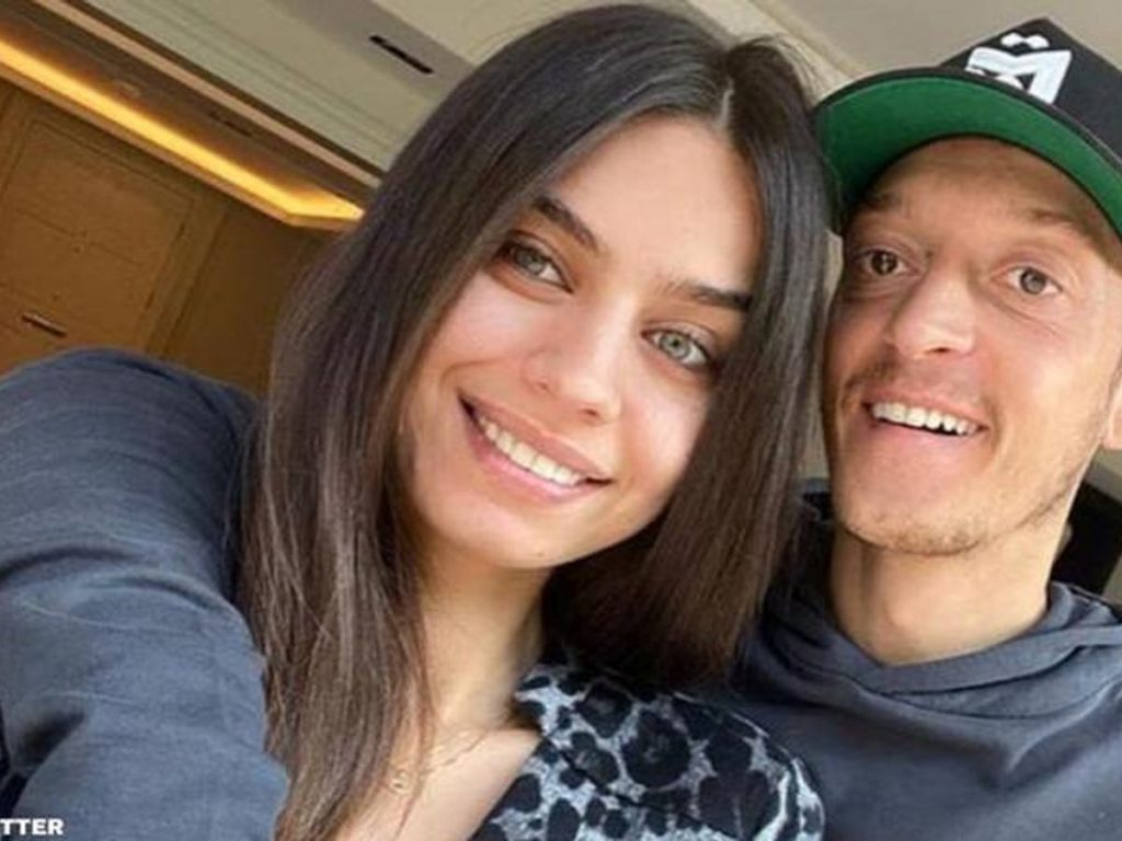Ozil met with his wife in 2017. (Credit: Twitter)