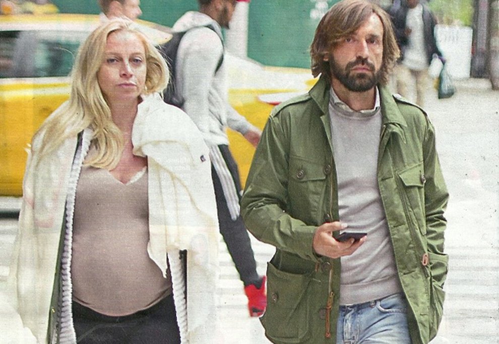 Andrea Pirlo met with Valentina in his golf club. (Picture was taken from Magazine weekly)