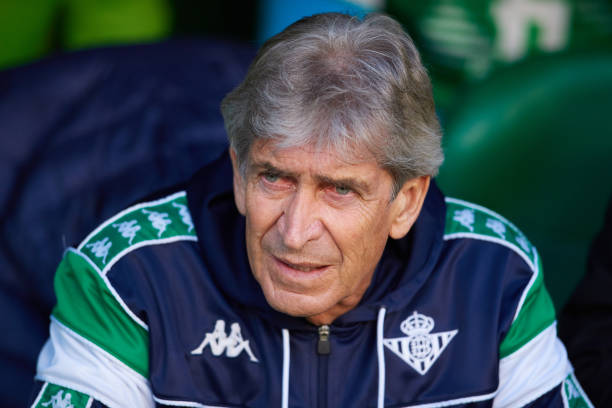  Manuel Pellegrini, manager of Real Betis looks on during the LaLiga Santander match between Real Betis and RCD Mallorca at Estadio Benito Villamarin on February 20, 2022 in Seville, Spain. 