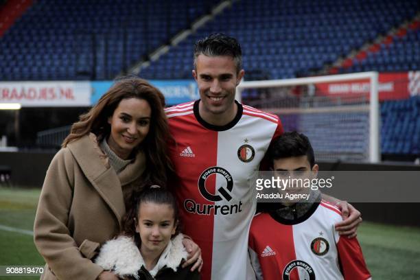 Robin van Persie with his wife and children. (Photo by Abdullah Asiran/Anadolu Agency/Getty Images)