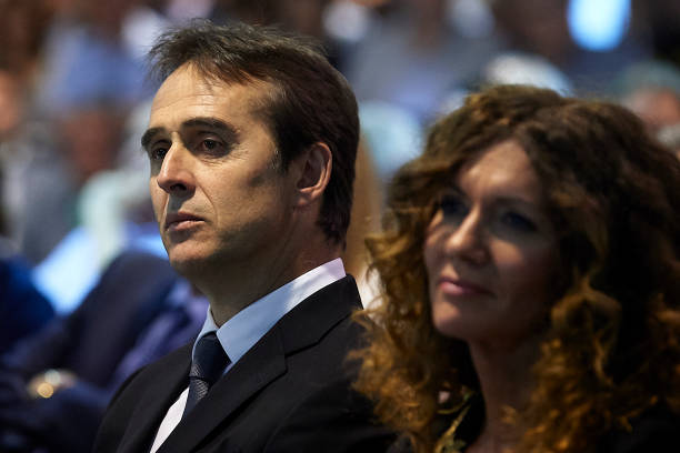 Julen Lopetegui (L) and his wife Rosa Maqueda attend the press conference in which he will be announced as new Real Madrid head coach at Santiago Bernabeu Stadium. 