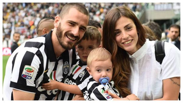 Leonardo Bonucci with wife and two sons. (Picture was taken from SportMob)