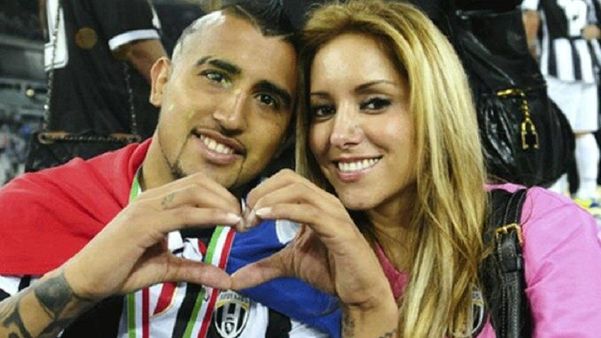 Maria Teresa Matus and Arturo Vidal at the Allianz stadium. (Picture was taken from SportMob)