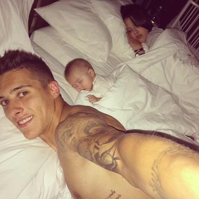 Cristian Tello with his wife and child. (Credit: Instagram) 