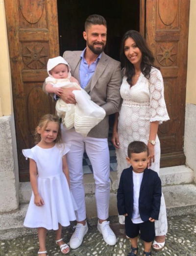 Olivier Giroud with his wife and children. (Picture was taken from RichAthletes)