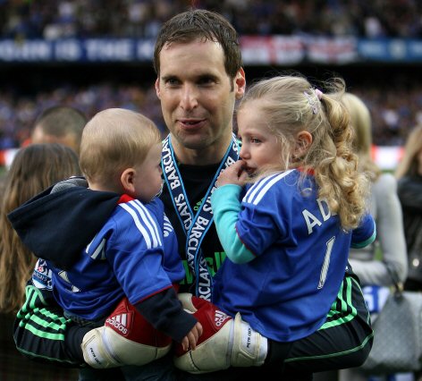 Petr Cech with his Children. (Source: Ceskenoviny.cz)