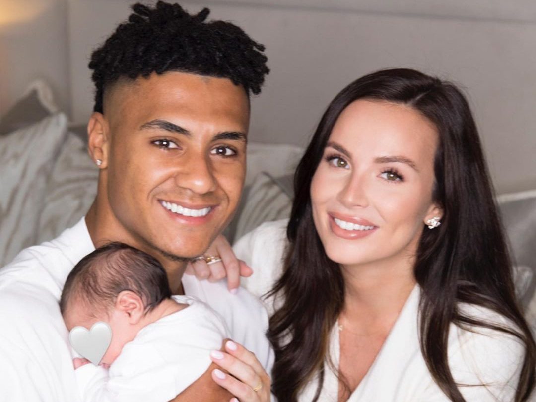 Ollie Watkins with his wife and son. (Credit: Instagram)