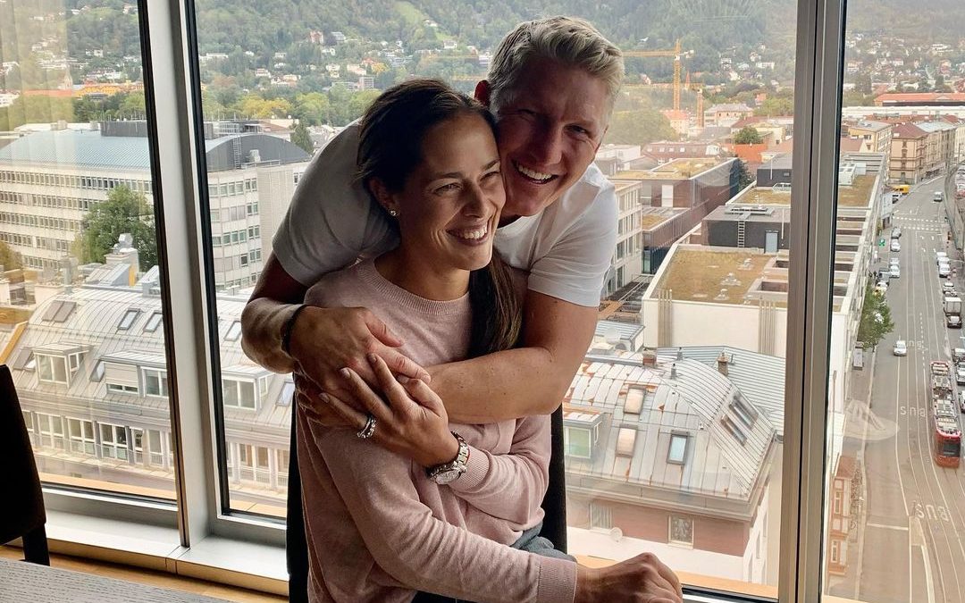 Bastian Schweinsteiger met with his wife in 2014.  (Credit: Instagram)