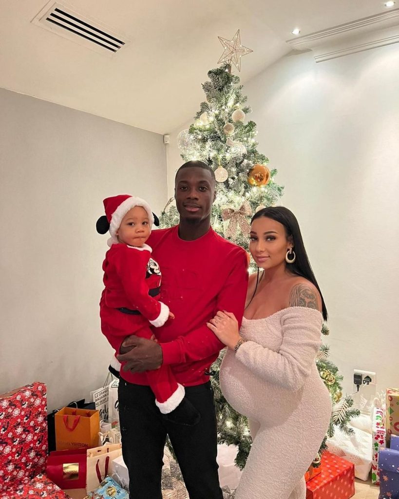 Nicolas Pepe with his wife and child. (Credit: Instagram) 