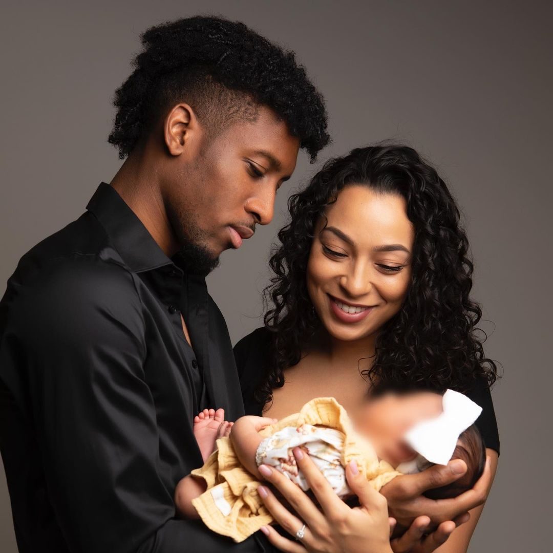 Kingsley Coman with his wife and children. (Credit: Instagram)