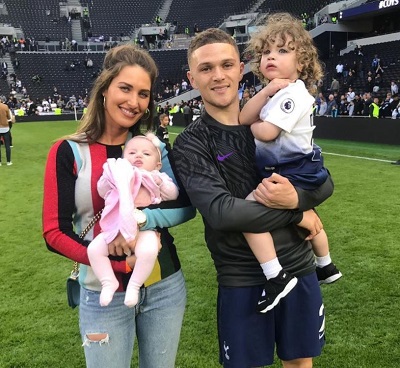 Kieran Trippier with his wife and children. (Picture was taken from newsunzip.com)