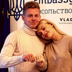 Oleksandr Zinchenko with his wife Vlada Sedan. (Picture was taken from bongda24h.vn)