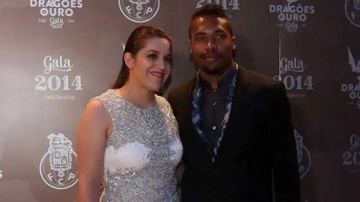Alex Sandro and his wife, Natalia Regina are childhood sweethearts. (Picture was taken from thefannews.com)