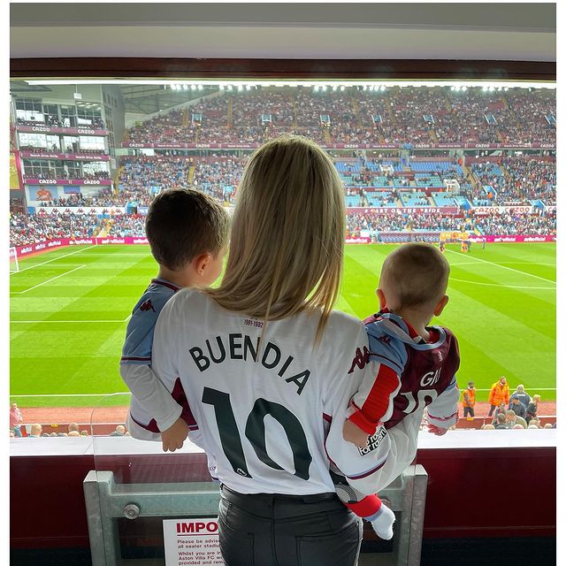 Claudia is currently a full-time mother. (Credit: Instagram)