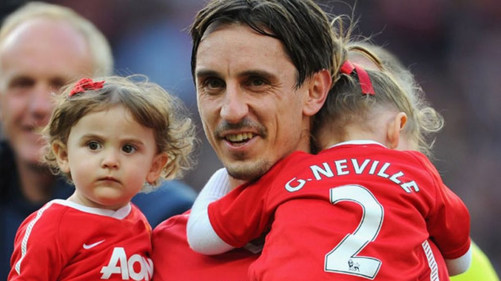 Gary Neville with his two daughters. (Picture was taken from mirror.co.uk)