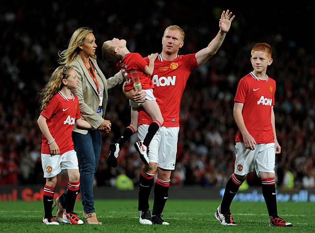 Paul Scholes with his Wife Claire and Kids   