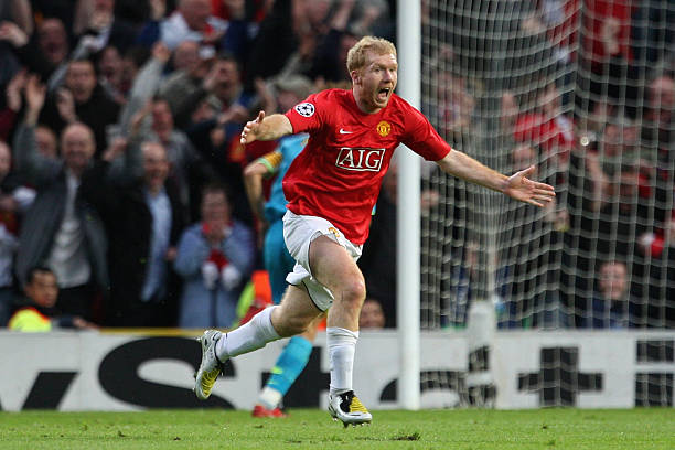 Paul Scholes of Manchester United celebrates scoring the opening goal during the UEFA Champions League
