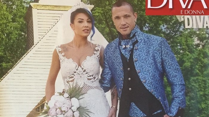 Radja Nainggolan and Claudia at their wedding ceremony. (Picture was taken from tgcom24.mediaset.it)