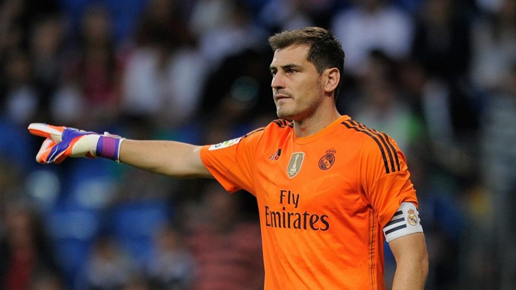 Iker Casillas directing his defenders. (Picture was taken from en.as.com)