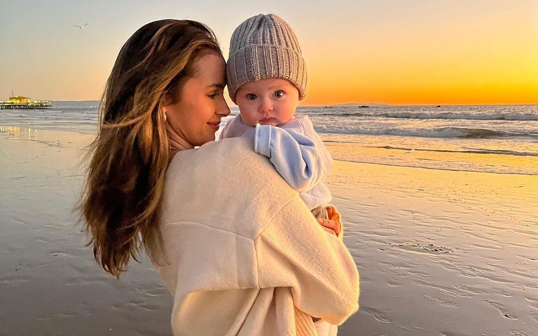 Kennedy Alexa with her child. (Credit: Instagram)