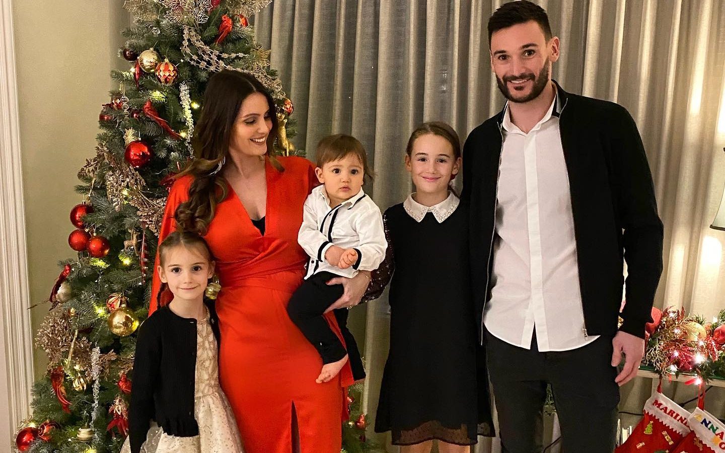 Hugo Lloris with his wife and children. (Credit: Instagram)