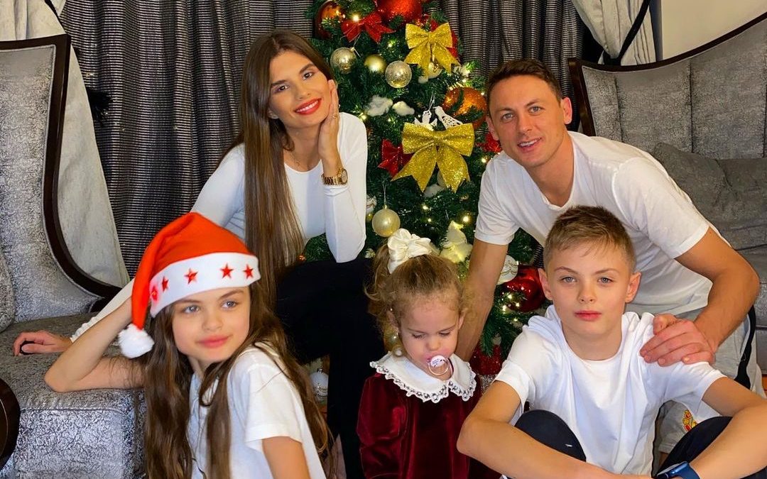 Nemanja Matic with his wife and children. (Credit: Instagram)