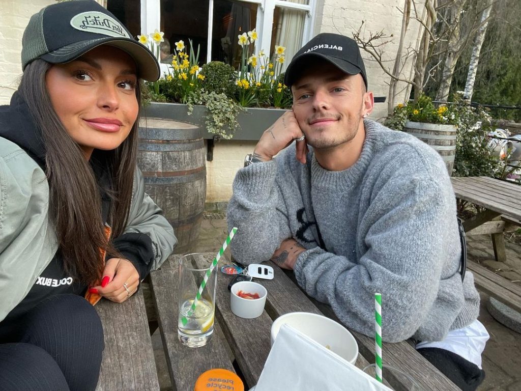 Ben White met with his girlfriend in January 2022. (Credit: Instagram)