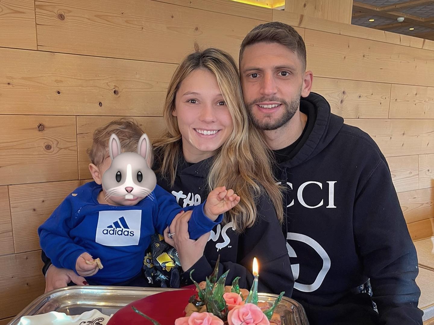 Domenico Berardi with his wife and son. (Credit: Instagram)