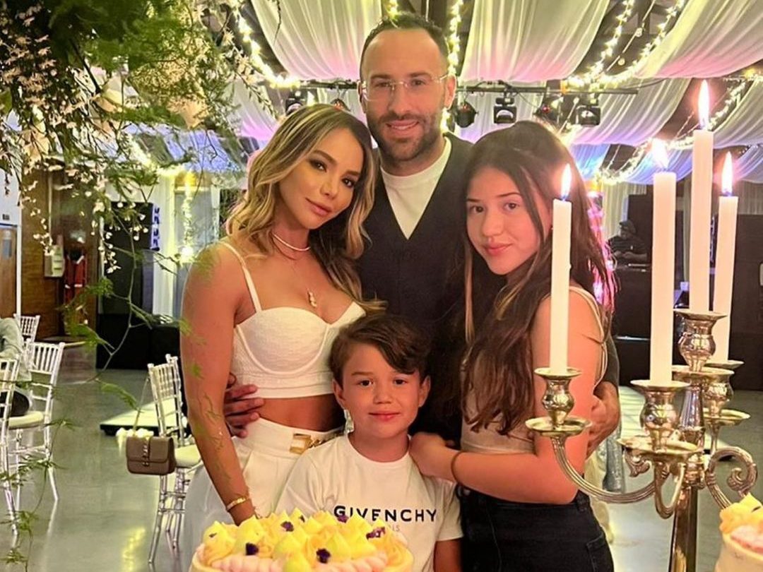 David Ospina with his wife and children. (Credit: Instagram)