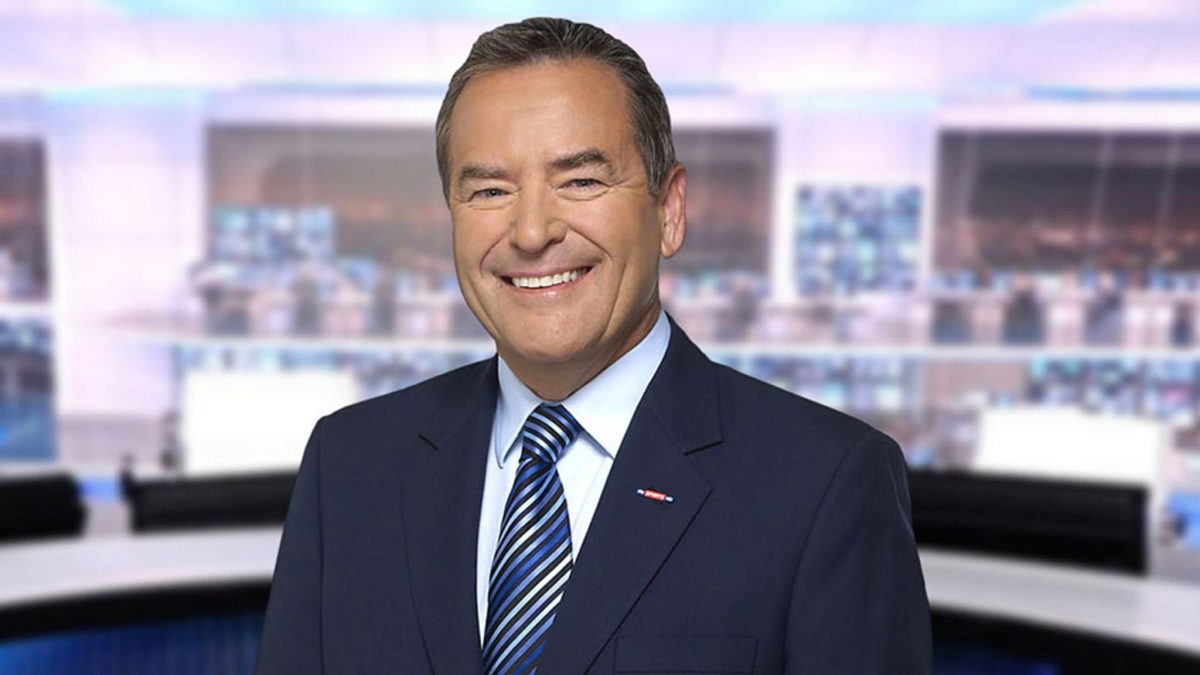 Jeff Stelling is a presenter at Sky Sports and one of the most famous ones at that.