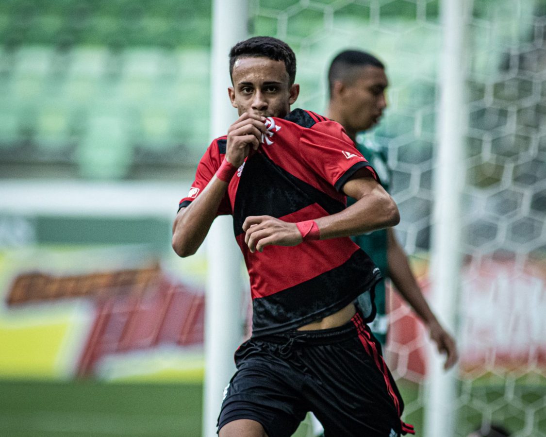 Matheus Goncalves is a product of Flamengo's youth academy and was promoted to the senior team of the club in 2022. (Credits: @flamengo Twitter)