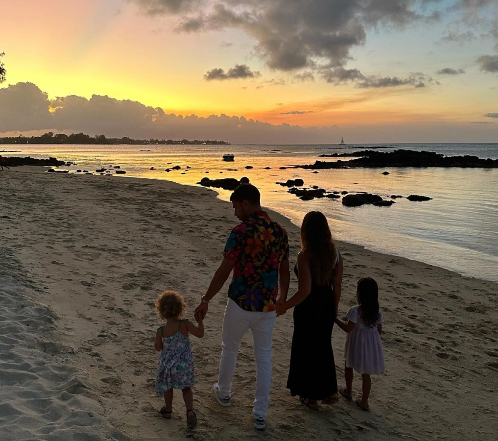 Morgan Sanson with his wife Marie Sanson and their kids spending vacation on the beach. (Credits: @morgansanson Instagram)